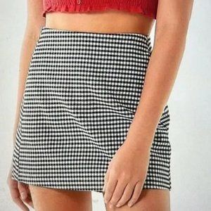Urban Outfitters Black and White Gingham Mini Skirt with Pockets - Size L